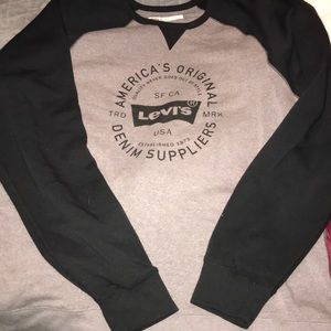 Levi’s crew neck